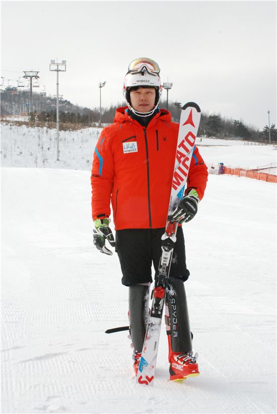 정동현, FIS 日 알파인 회전경기 우승