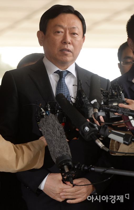 [포토]질문에 답하는 신동빈 회장