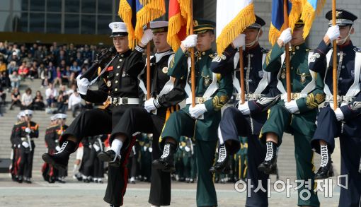 [포토]'절도있게'