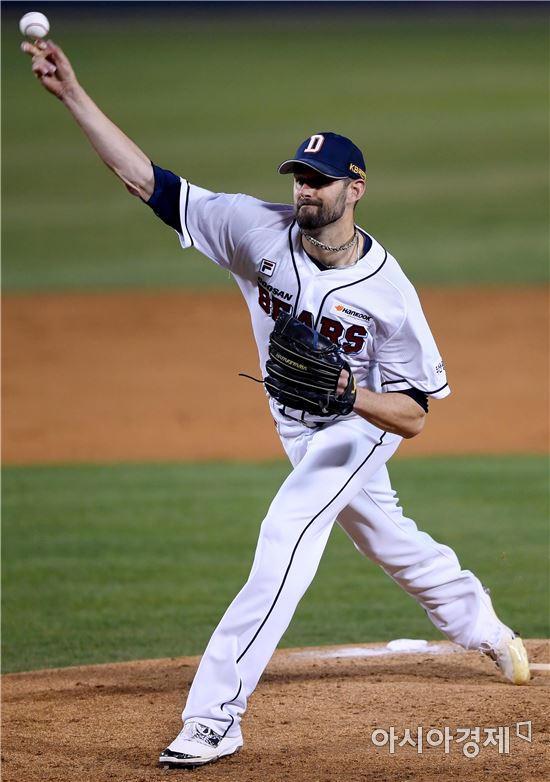 [포토]역투하는 두산 선발투수 니퍼트