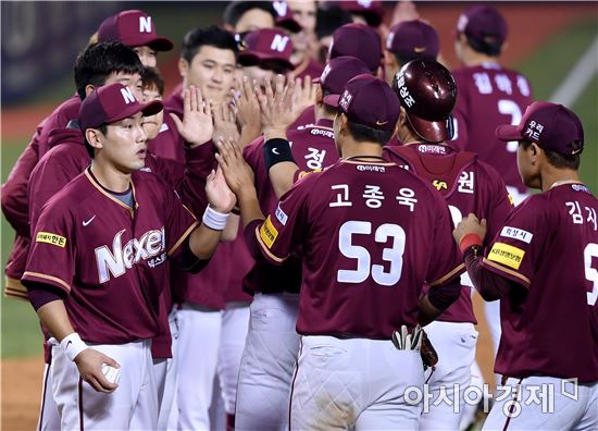 광고가 뛴다, 유니폼의 경제학