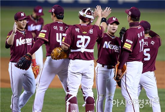 [포토]넥센, '개막 후 첫 세리머니'