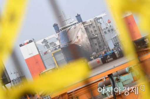 [포토]세월호 육상거치 준비 