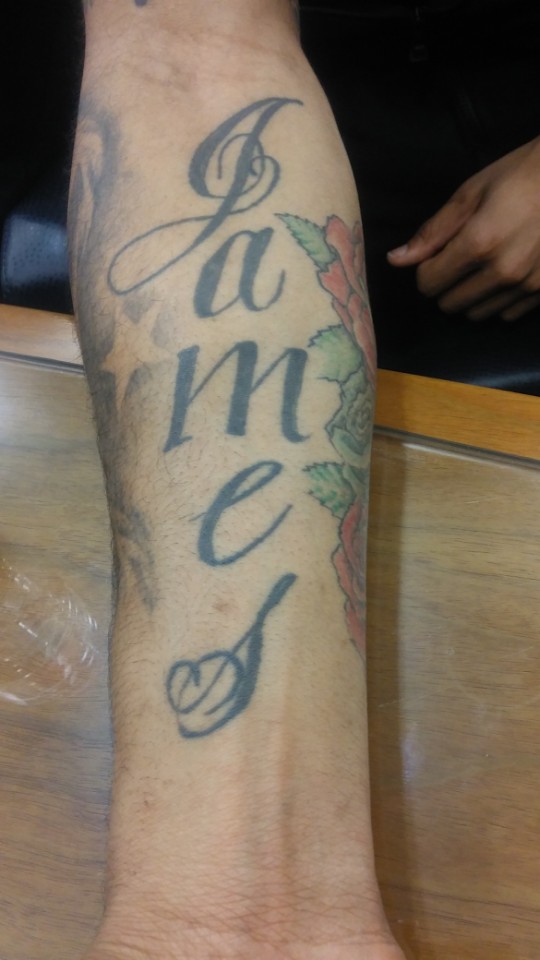 키퍼 사익스의 오른팔에는 문신으로 아버지 이름 '제임스'가 새겨져 있다 [사진=김형민 기자]