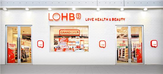 홈플러스에도 올리브영이…H&B스토어 대형마트 혈투 본격화