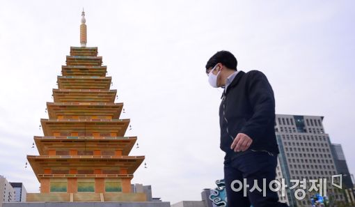 [포토]광장에 설치된 미륵사지 석탑등