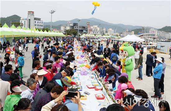 완도해조류박람회에서 별·하트 김 만들어 보세요