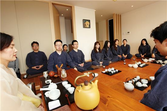 LG디스플레이는 11일 경북 문경에 임직원을 위한 'LG디스플레이 힐링센터'를 개관했다. 