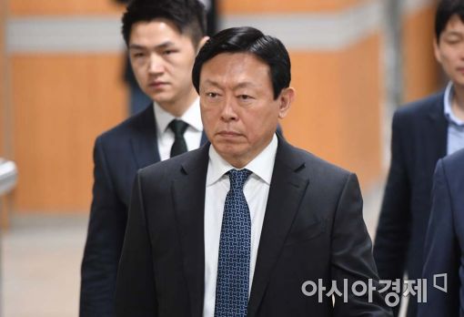 [포토]신동빈 롯데 회장, 공판 출석 