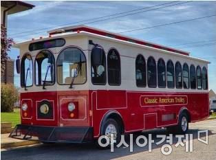 전남 순천시가 오는 9월부터 시내 순화형버스로 미국형 트롤리버스를 도입해 운행한다.