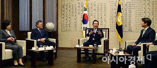 [포토]개헌 회동 갖는 심상정·문재인·안철수