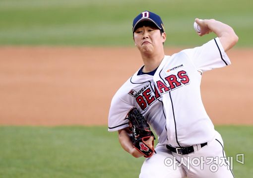 [포토]함덕주, '시즌 첫 승을 향해'