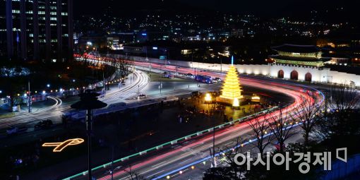 [포토]도심 속 미륵사지 석탑등