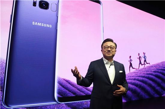 삼성, 그럼에도 중국 스마트폰 시장 포기 않는다