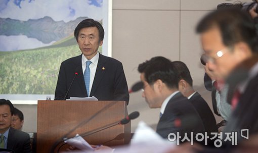 [포토]윤병세 장관, 국회 긴급 현안보고