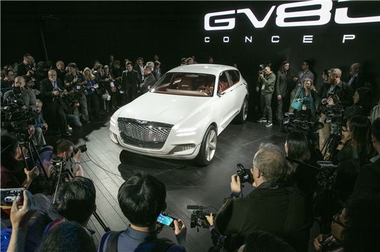 [포토]뉴욕모터쇼서 공개된 제네시스 첫 SUV 'GV80'