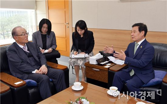 윤장현 광주시장, 日 큐슈전력 회장 접견