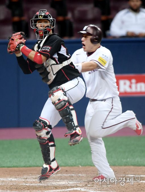 [포토]이해창, '태그를 했어야…'