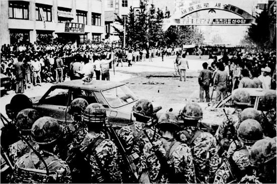 전두환 회고록 샅샅이 읽기① "5.18때 간첩 개입 추측", 전씨 자신도 첨 듣는다더니 