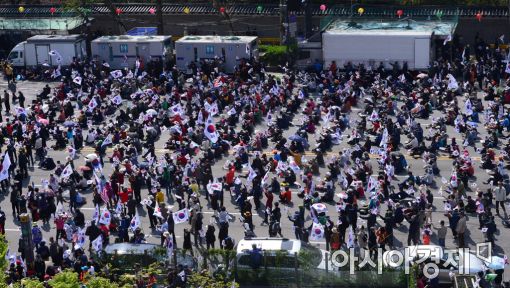 [포토]계속되는 탄핵무효 태극기집회