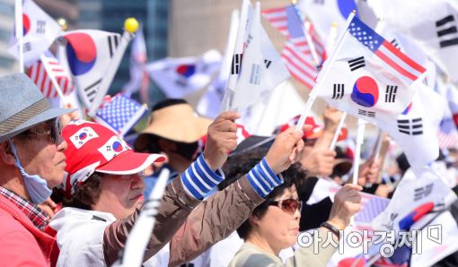 [포토]계속되는 태극기집회