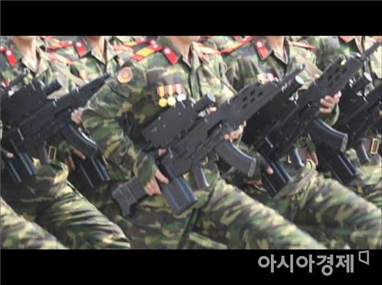 북한은 김일성 105주년 생일 기념 열병식때 국산 K11 복합소총와 유사한 소총을 등장시켰다. 