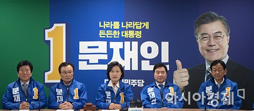 민주당 "한국당, 민심 역주행…文정부에 색깔론·딴지 걸어"