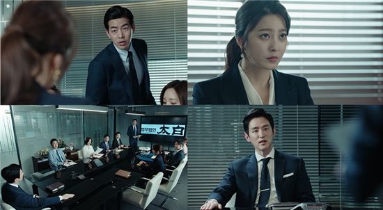 '귓속말' 이상윤과 이보영이 손을 잡았다/ 사진=SBS 제공