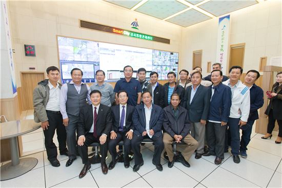베트남 껀터시 대표단이 SmartCity 강서통합관제센터(방화동 소재) 방문