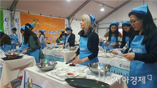완도해조류박람회,해조류 요리교실 운영 관람객 '큰 호응'