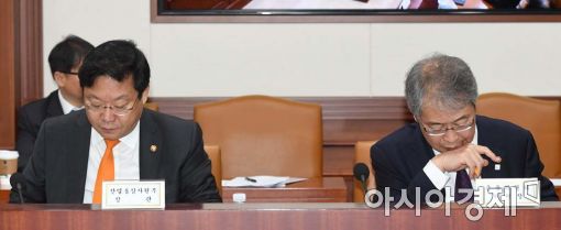 [포토]'인사도 없이'