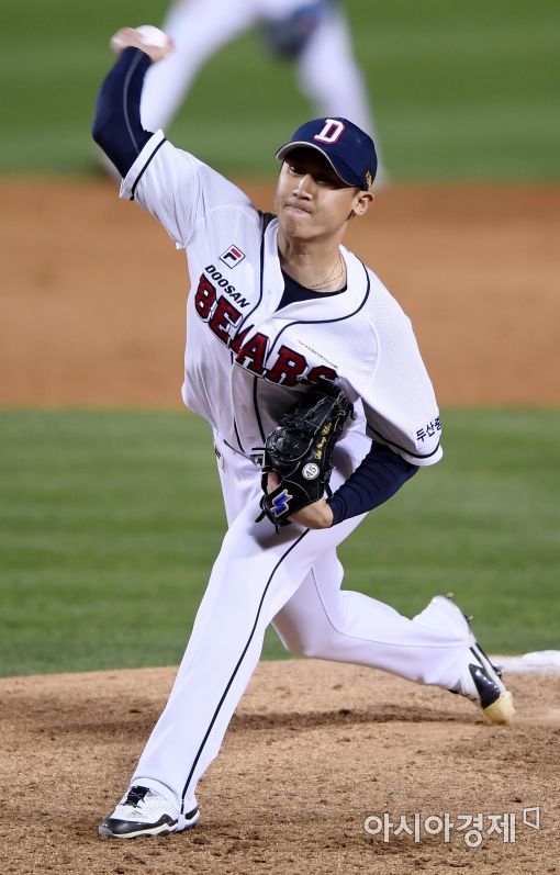 [포토]역투하는 두산 이용찬