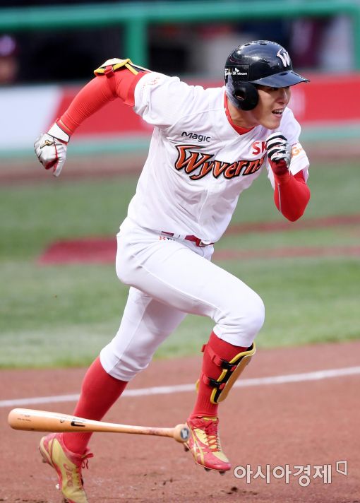 [포토]노수광, '빠른 발로 만든 내야안타'