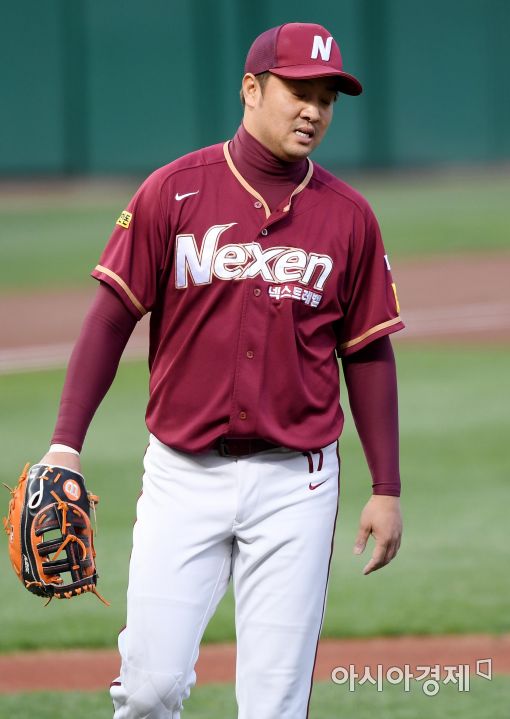 [포토]채태인, '아쉬운 수비 실책'