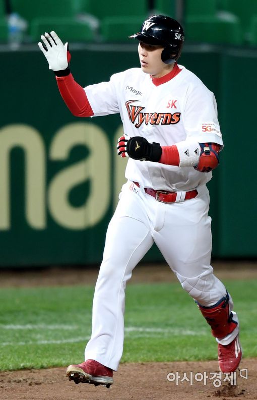 [포토]이홍구, '추격을 알리는 솔로포'