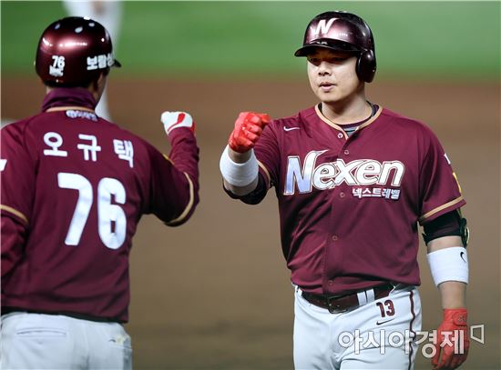[포토]윤석민, '추가 1타점 적시타'