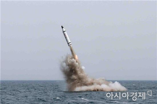 북한은 지난해 모두 5차례의 SLBM 발사 실험을 했으며, 지난해 8월에는 500여km를 비행해 실험에 사실상 성공했다는 평가를 받았다.
