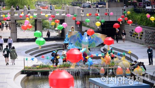[포토]부처님오신날 앞둔 청계천