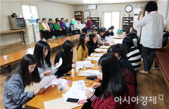 곡성군 한글반 어르신의 ‘인생쓰기’시작