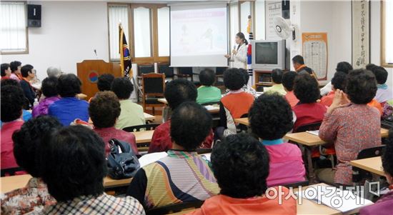 광주시 광산구 “어르신 천식·비염 예방법 알려드립니다”