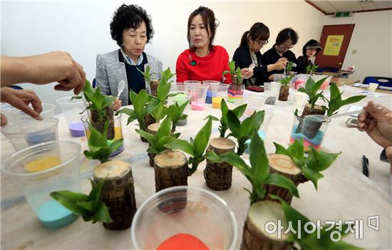 [포토]광주북구 평생학습센터, 뚝딱뚝딱 공작소 운영