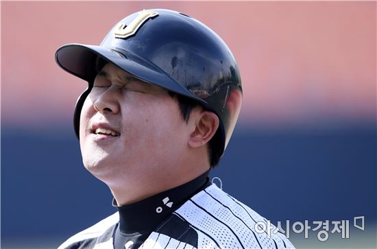 [포토]유창식, 아쉬운 내야 뜬공