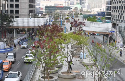 [포토]도심 속 공중정원 '서울로 7017'