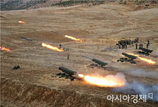 북한은 전방 지역에 170mm 자주포 6개 대대 100여문과 240mm 방사포 11개 대대 200여문을 배치해 놓고 있다.
