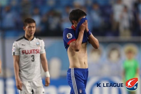 수원, 홈에서 가와사키에 0-1패배…ACL 16강행 미지수