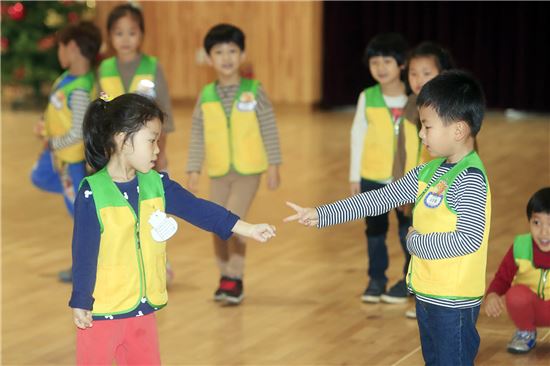 [포토]가위·바위·보, 우리놀이전래놀이 하는 어린이들