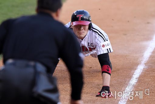 [포토]이형종, '선취 득점은 내가'