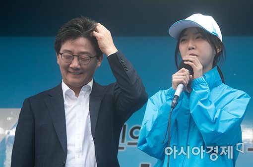 하태경, '유담 성희롱' 남성 신상 일부 공개…영상 보니 '유담 얼굴 향해 혀 내밀어' 충격