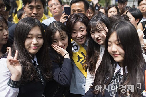 심상정,이대 유세서 "바른정당은 안바른당" 탈당 비판