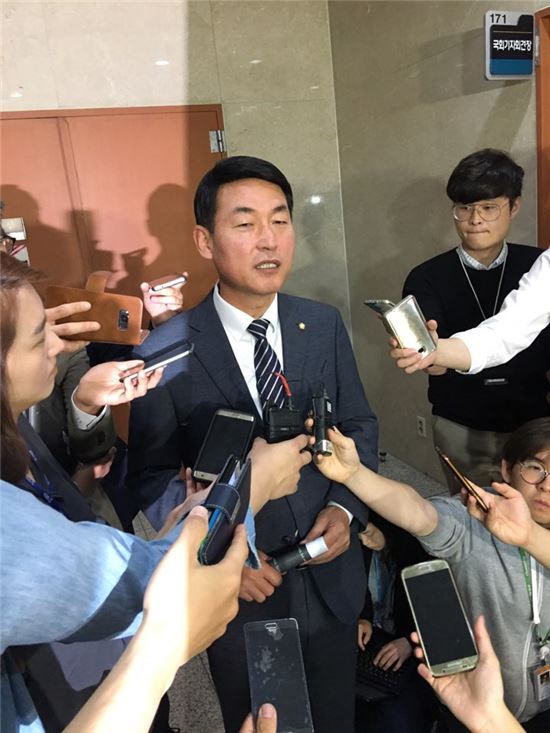 황영철 "소방용수 시설 고장으로 초기 화재진압 어려워져"